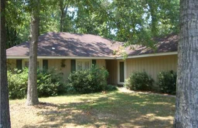 135 OAKWOOD Drive - 135 Oakwood Drive, Mandeville, LA 70448