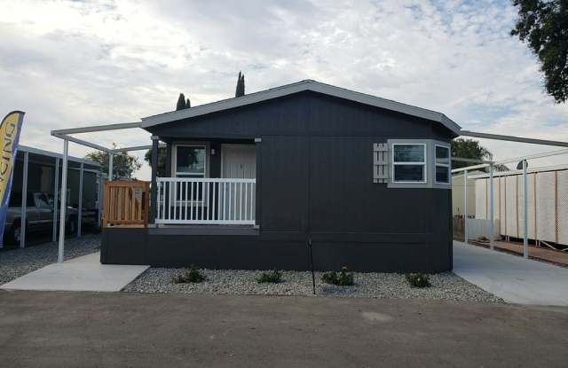 415 North Akers Rd #17