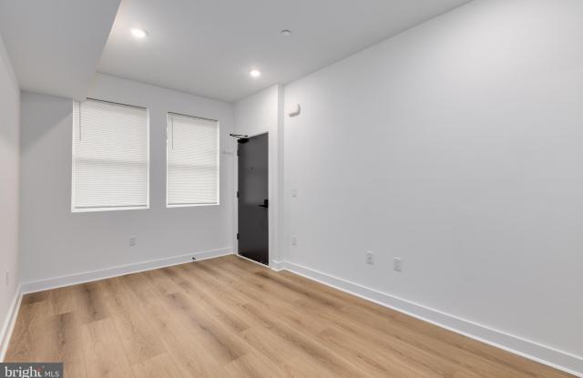 1028 W ARIZONA Street unit: 1