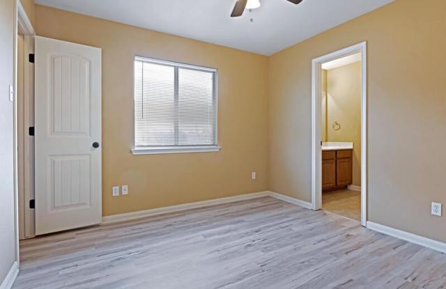 12325 Smith Gin Street