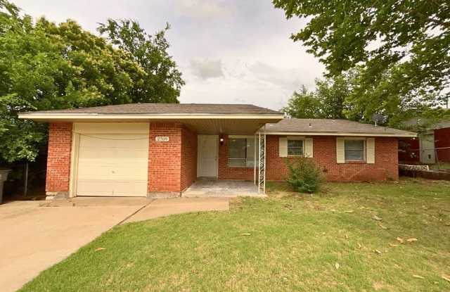 2709 NW Hilltop Drive