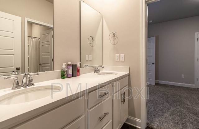 12253 Savannah Circle