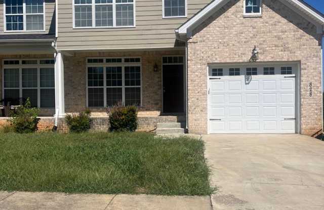 3 Bed Townhouse with Garage