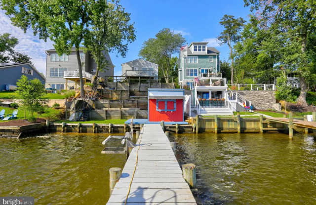 Stunning Waterfront 3bd/2.5ba in Glen Burnie with Deep-water Boat Dock, CAC, Renovated and more!