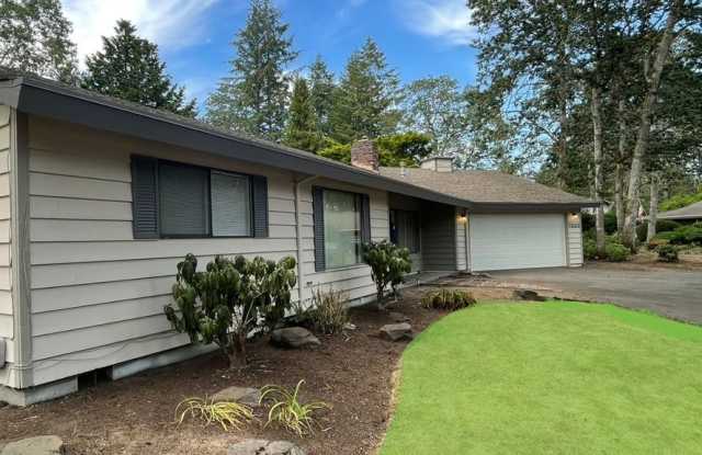 Photo of Newly Renovated Spacious 3 Bedroom 2 Bathroom Home in Oakbrook!!