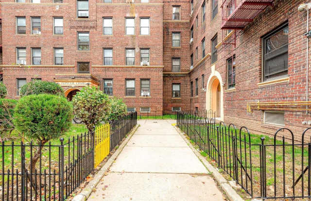 62-64 Saunders Street