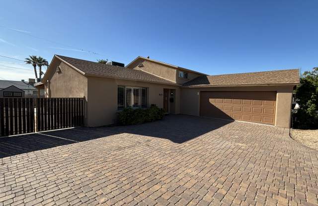 8625 E Valley View RD