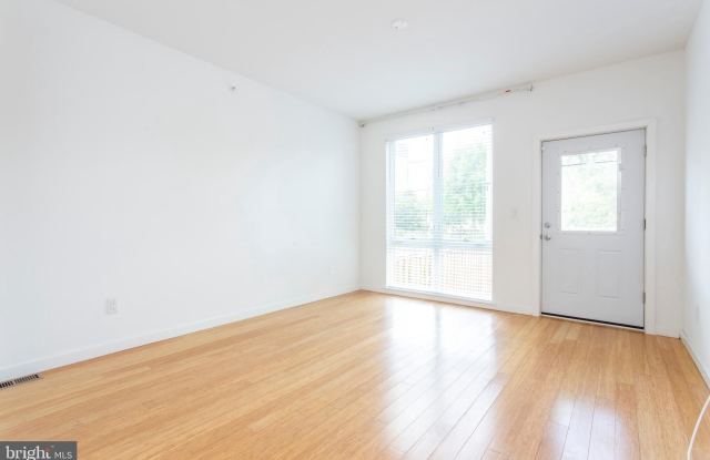 1519 OGDEN Street unit: 1