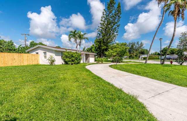 314 E Gateway Boulevard