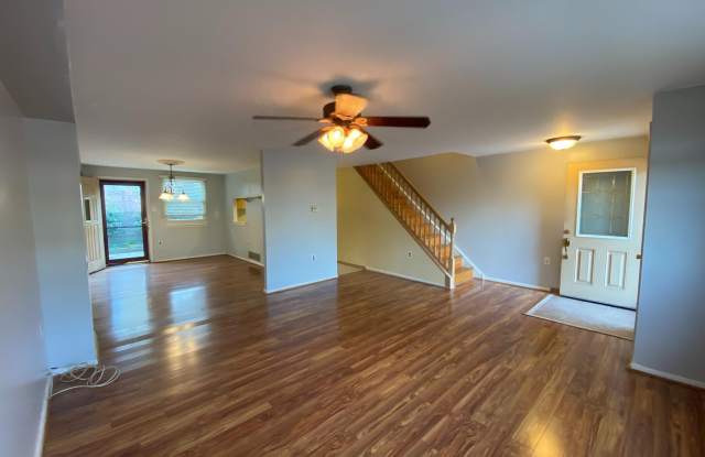 1240 S MELVILLE Street