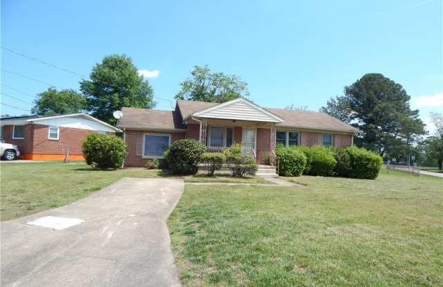 1415 Ellington Square