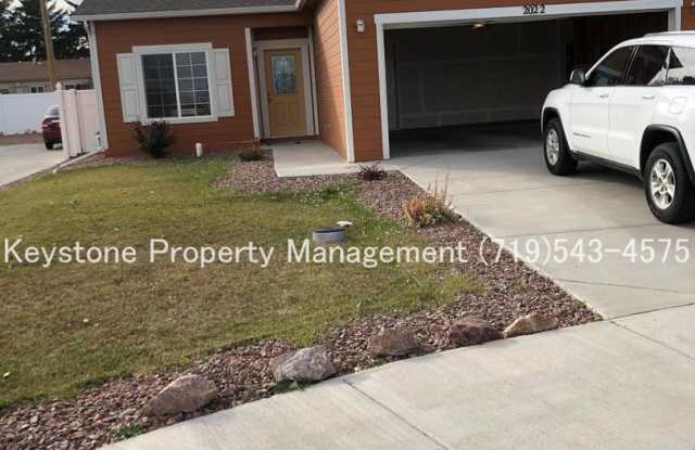 Two-Story Home with 3 Bedrooms/2 Bath/2 Car Garage $1,850/$1,850 - 2022 O'Neal Circle, Pueblo, CO 81004