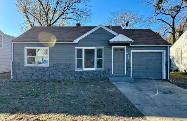 623 N Poplar
