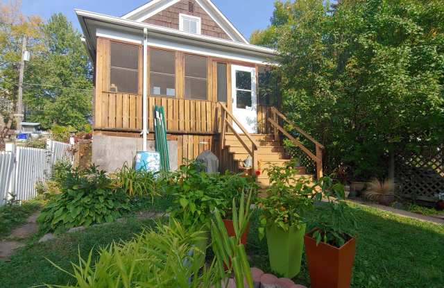 AVAILABLE NOW - 2 BED 1 BATH