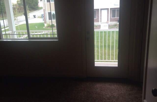 Great 4 Bedroom Townhouse in Ogden for Rent