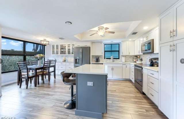 Photo of 1914 SE 40th Terrace unit: 105