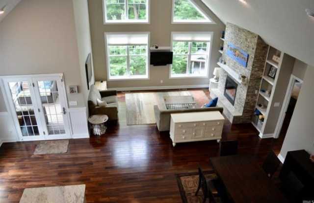 2612 East Nora Hill Drive