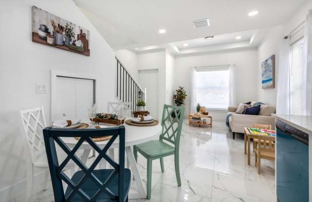 406 Northwest 12th Avenue