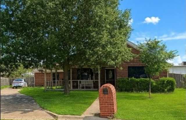 Photo of 1008 Treys Court