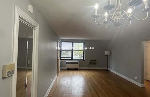 7326 North Ridge Blvd.