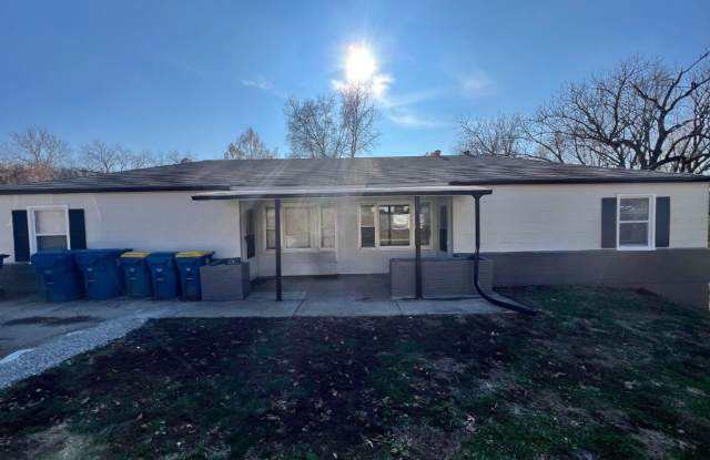 Photo of Cozy 1-Bedroom Triplex Unit with New Appliances