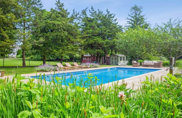 215 Northfield Lane