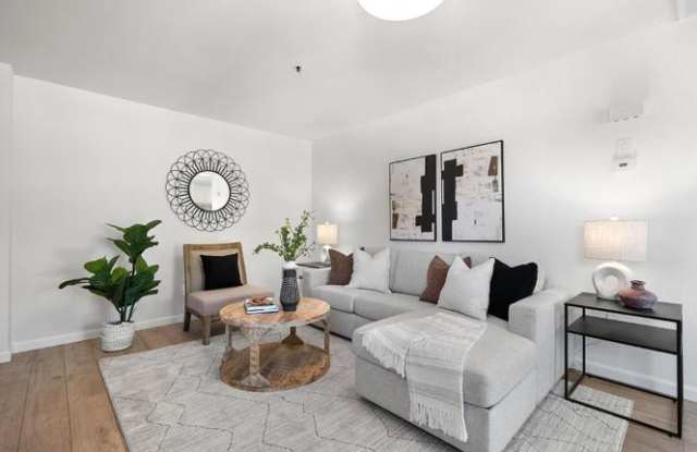 576 W Parr Ave Unit 35