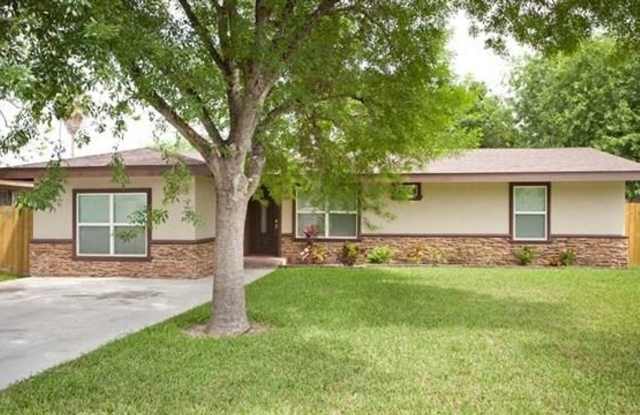 Beautiful 4 bedbroom 2 bath home in McAllen.