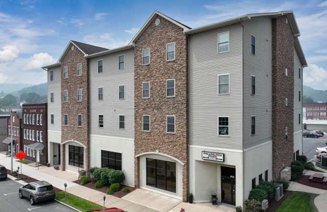 972 Philadelphia Street - 4 Bed/2 Bath Application