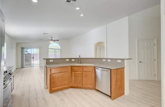 1095 Snow Roof Avenue