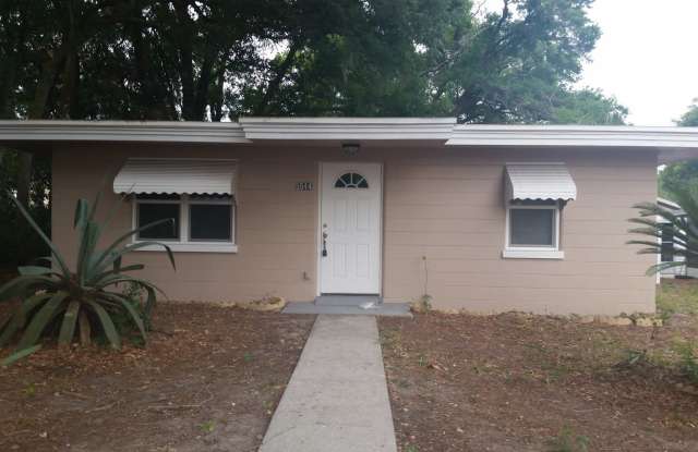 5514 5th Street Zephyrhills, FL 33542 Ask us how you can rent this home without paying a security deposit through Rhino! - 5514 5th Street, Zephyrhills, FL 33542