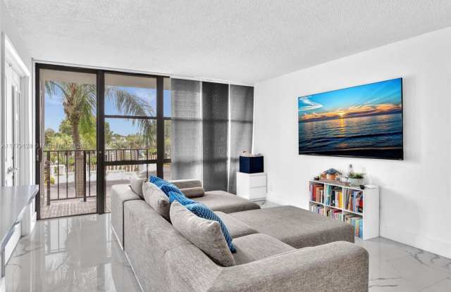 Photo of 1000 Parkview Drive
