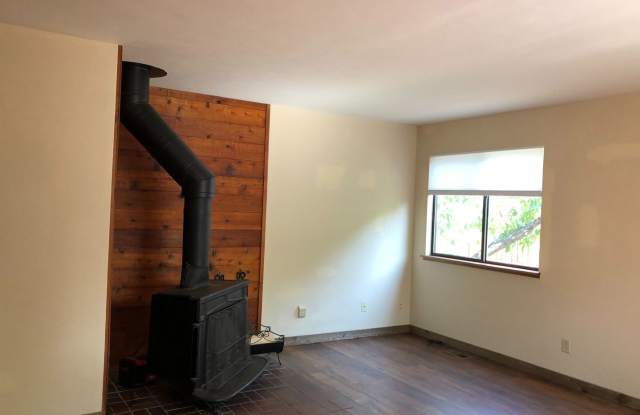 2 Br/1 Ba Condo in Shanahan Ridge