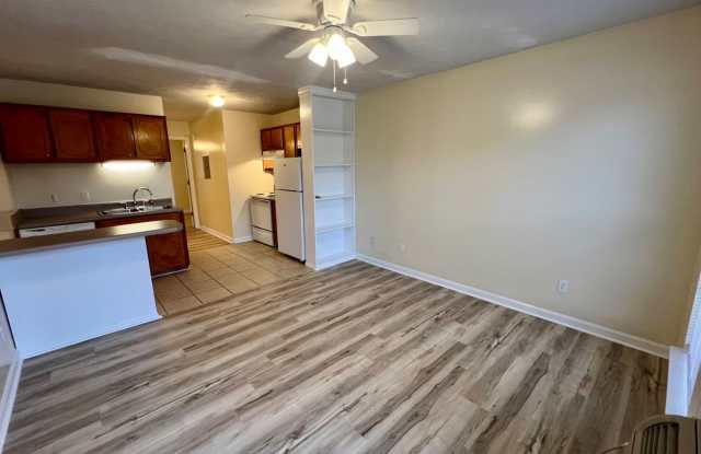 1BR 1BA Ground Level Apt. **Free Water** - NO pets!