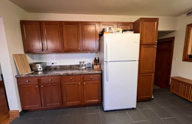 Move In July 1st 2025! 2 Bedroom 2 bath - Pet's OK - Wilmette