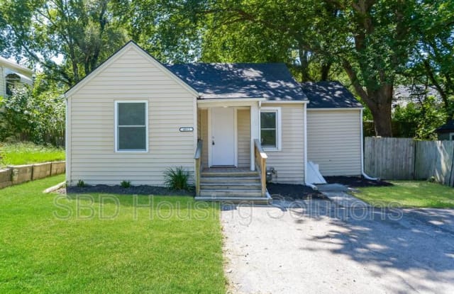 4011 W 47th St - 4011 West 47th Avenue, Roeland Park, KS 66205