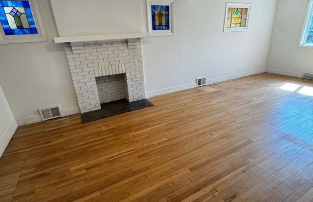 South Oakland Two Bedroom!