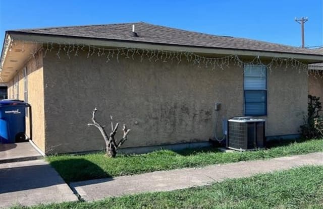 3726 Lott Ave - 3726 Lott Avenue, Corpus Christi, TX 78410