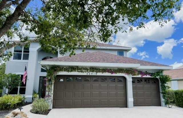 22910 White Oak Ln