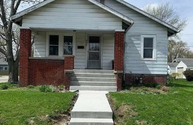 Charming 3-Bedroom Home Close to Columbian Park!