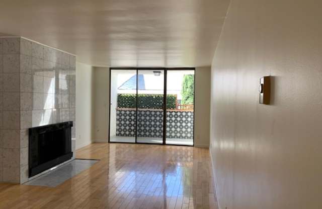 Rare Oppotunity: Freshly Remodeled 4-Bdrm/2-Ba Condo at 11th & Arizona in Santa Monica