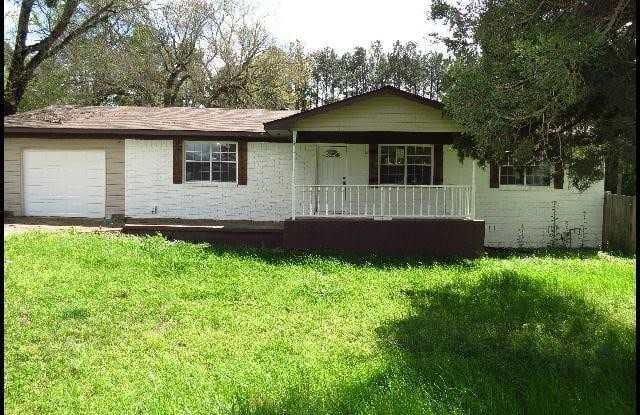 502 W Woodlawn