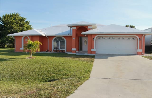 608 Lhommedieu Street - 608 Lhommedieu Street, Lehigh Acres, FL 33936