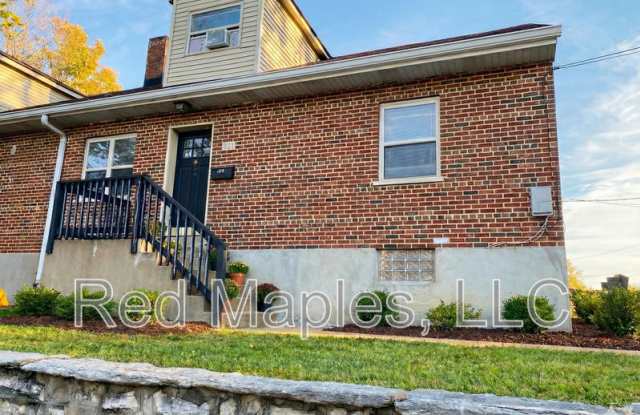 Photo of 321 Iron St