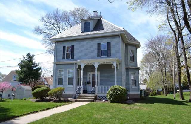 66 Hoyle St - 66 Hoyle Street, Norwood, MA 02062