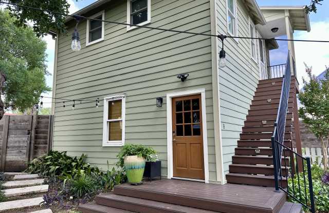 Photo of 2402 W 8th St