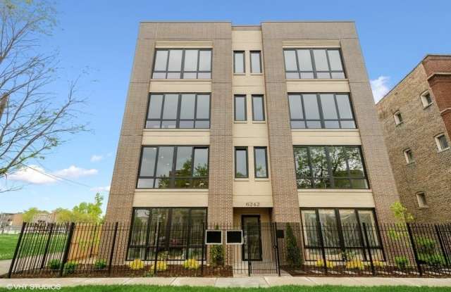 6242 S Greenwood Avenue unit: 4S