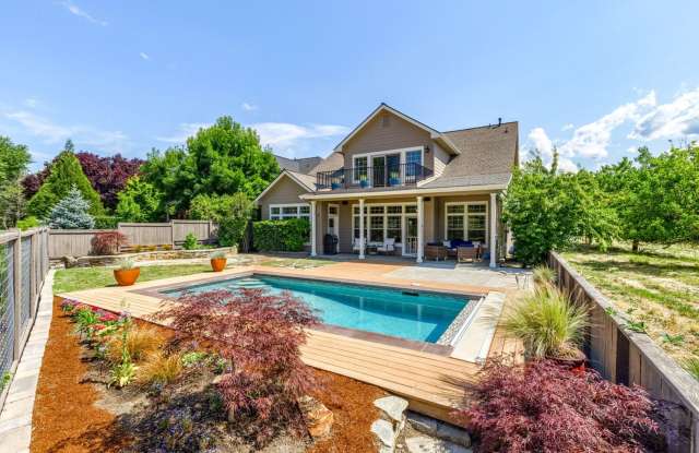 Four bedroom home with Pool! | Available Now