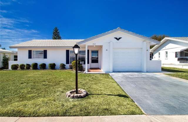 802 BUTTONWOOD DRIVE