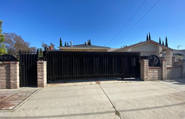 13202 Wentworth St - 13202 Wentworth St, Los Angeles, CA 91331